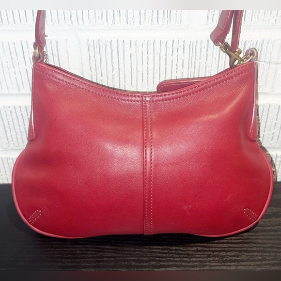 COACH Vintage 9295 Wristlet in Red Leather - Picture 4 of 11